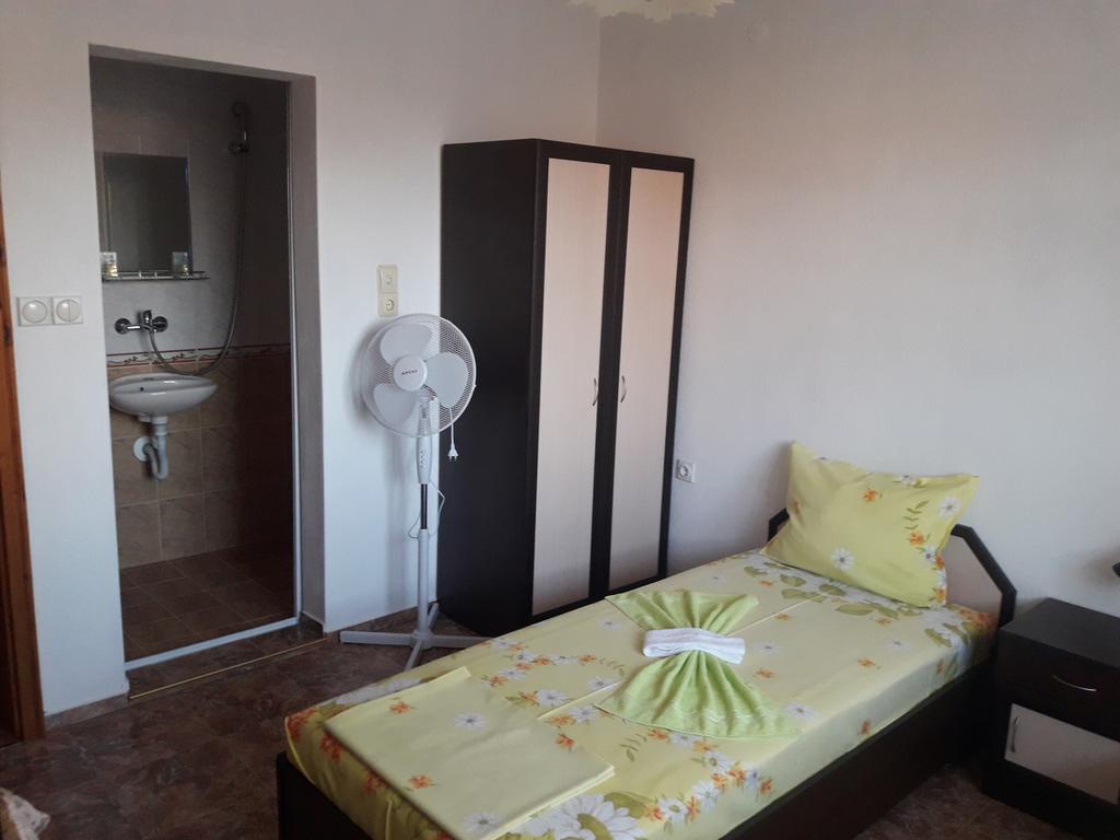 Georgievi Guest House Pomorie Eksteriør bilde